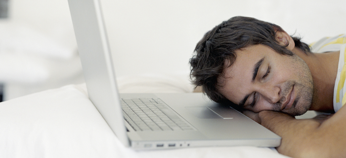 8 Proven Steps to Prevent Eye Infections from Contact Lenses 27 Avoid Sleeping with Contact Lenses