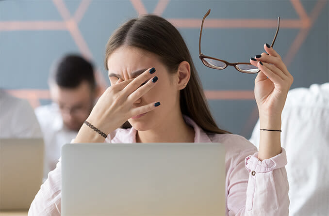 Screen Smarts: How to Reduce Eye Strain from Digital Screens
